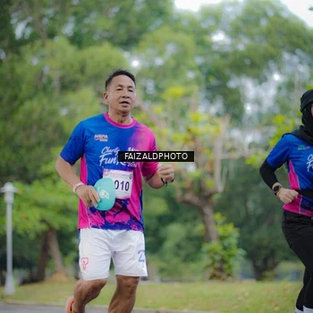 Runner Photo 8120201