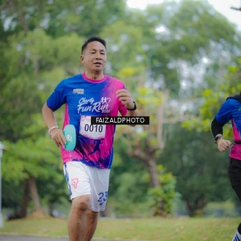 Runner Photo 8120210