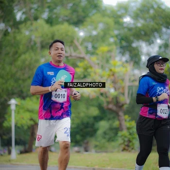 Runner Photo 8120211