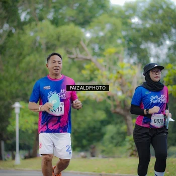 Runner Photo 8120212