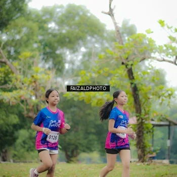 Runner Photo 8120275