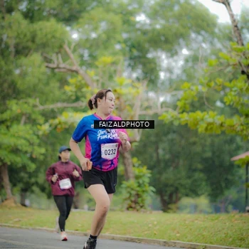 Runner Photo 8120351