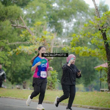 Runner Photo 8120419