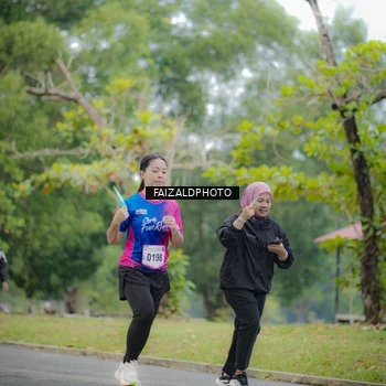 Runner Photo 8120431