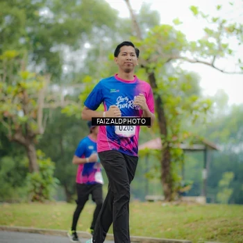 Runner Photo 8120451