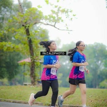Runner Photo 8120459