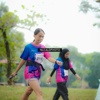 Runner Photo 8120476