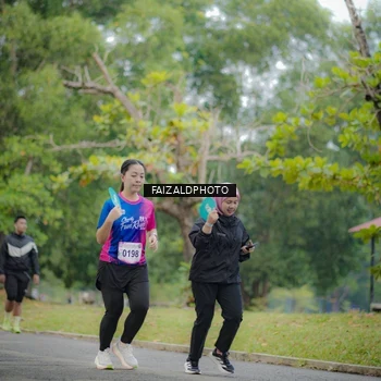 Runner Photo 8120496