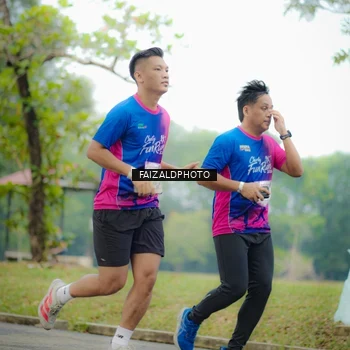 Runner Photo 8120497
