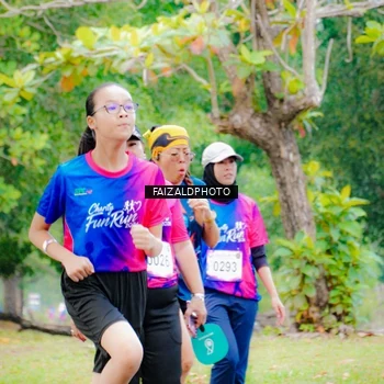 Runner Photo 8120506
