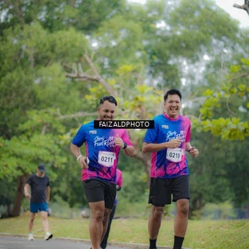 Runner Photo 8120529