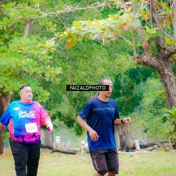 Runner Photo 8120555