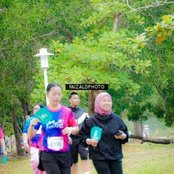 Runner Photo 8120624