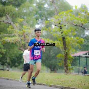 Runner Photo 8120631