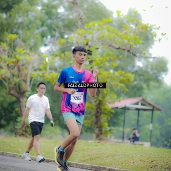 Runner Photo 8120639