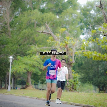Runner Photo 8120640