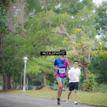 Runner Photo 8120641