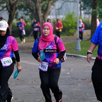 Runner Photo 8120814