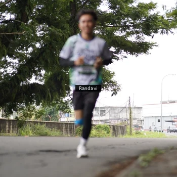 Runner Photo 8120931