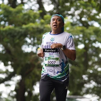 Runner Photo 8121104
