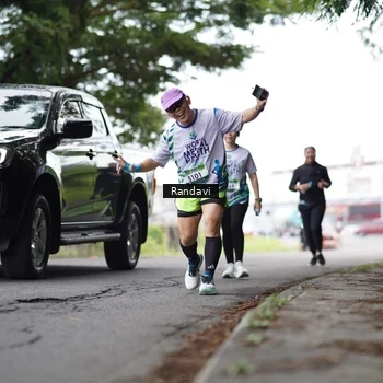 Runner Photo 8122478