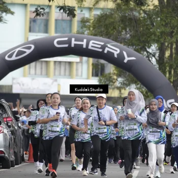 Runner Photo 8124203