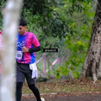 Runner Photo 8125303