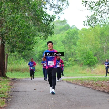 Runner Photo 8125471