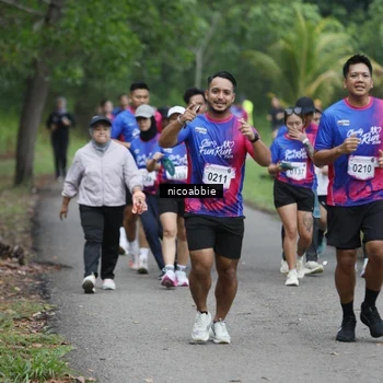 Runner Photo 8125880
