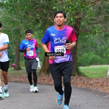 Runner Photo 8126036