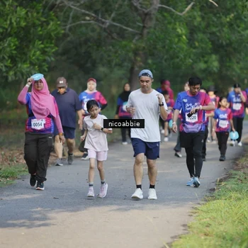 Runner Photo 8126275