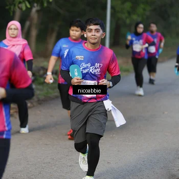Runner Photo 8126299