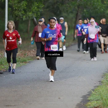 Runner Photo 8126312