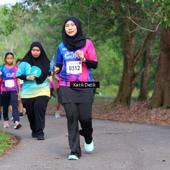Runner Photo 8126833