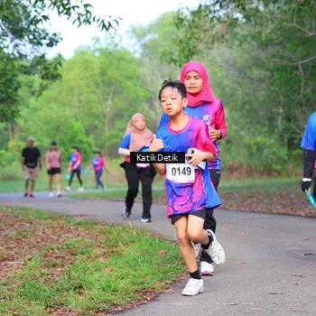 Runner Photo 8126851