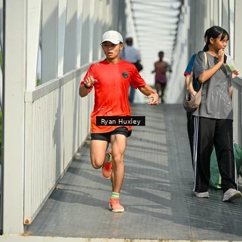 Runner Photo 8132856