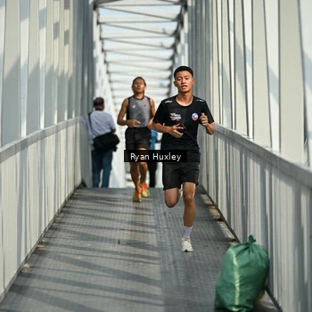 Runner Photo 8132915