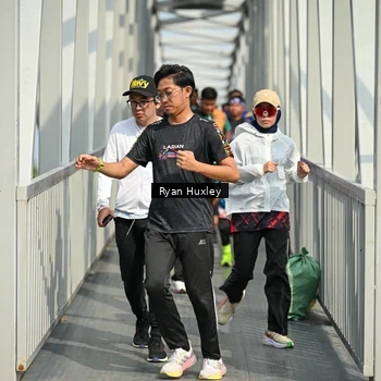 Runner Photo 8134025