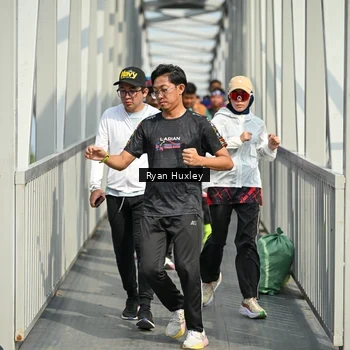 Runner Photo 8134032