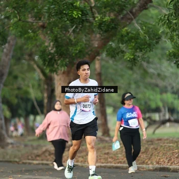 Runner Photo 8138572