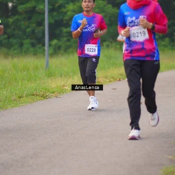 Runner Photo 8139689