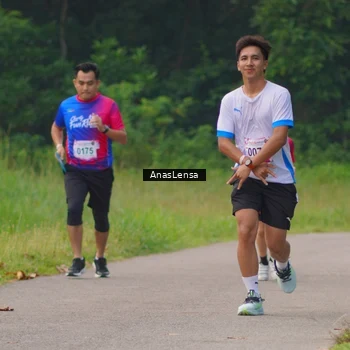 Runner Photo 8139707