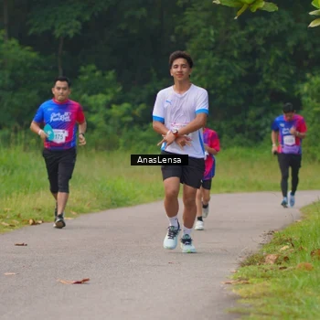 Runner Photo 8139709