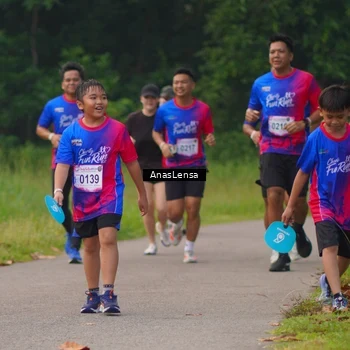 Runner Photo 8139846