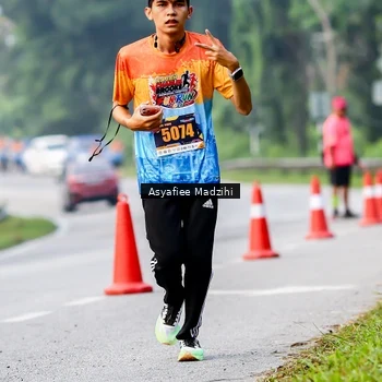 Runner Photo 8140432