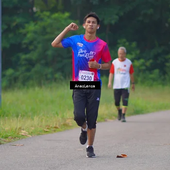 Runner Photo 8140678