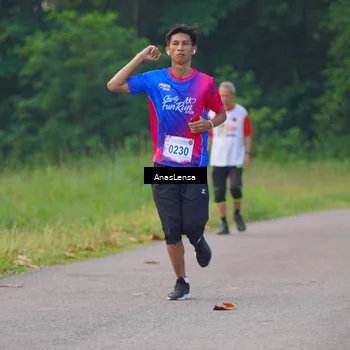 Runner Photo 8140679