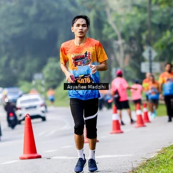 Runner Photo 8140704