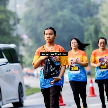 Runner Photo 8140724