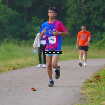 Runner Photo 8141564